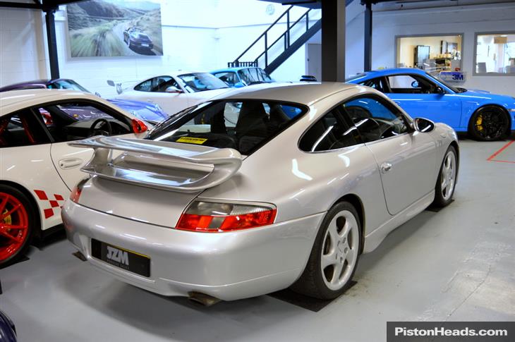 porsche-911-carrera-996-S1610739-3.jpg