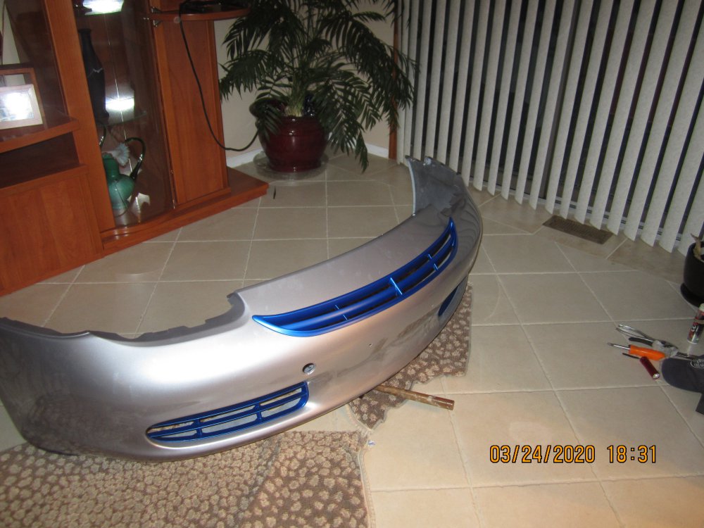 newly painted bumper 006.JPG