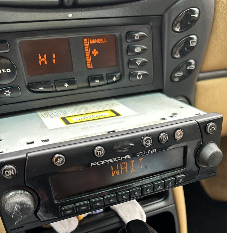 porsche radio.jpg